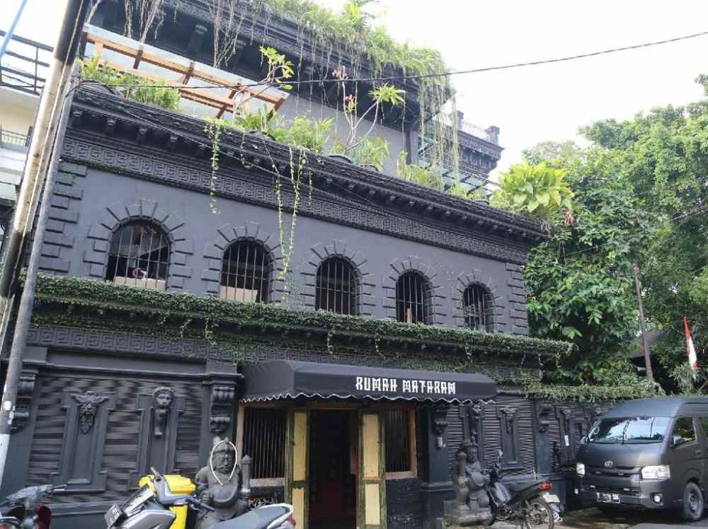 Rumah Eclectic Ahmad Dhani