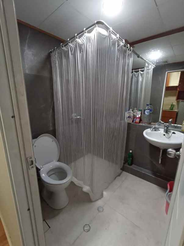 apartemen uc barkley lantai 27 furnished