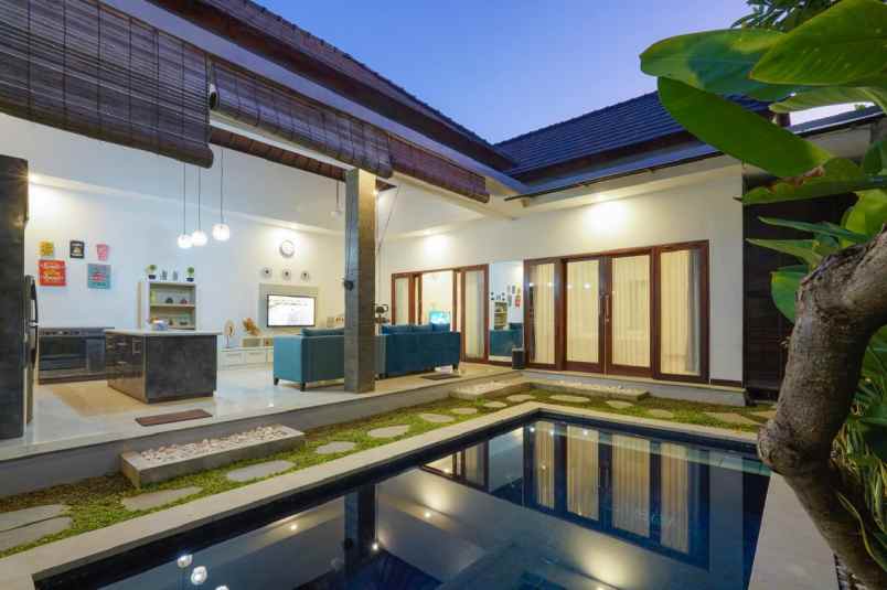 cozy private villa for rent in seminyak
