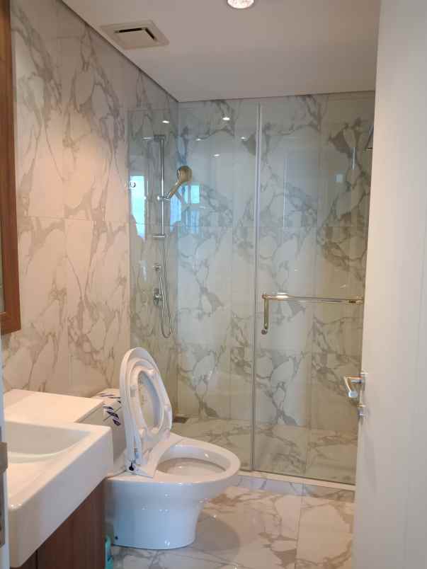 dijual apartemen the voila mayjen sungkono