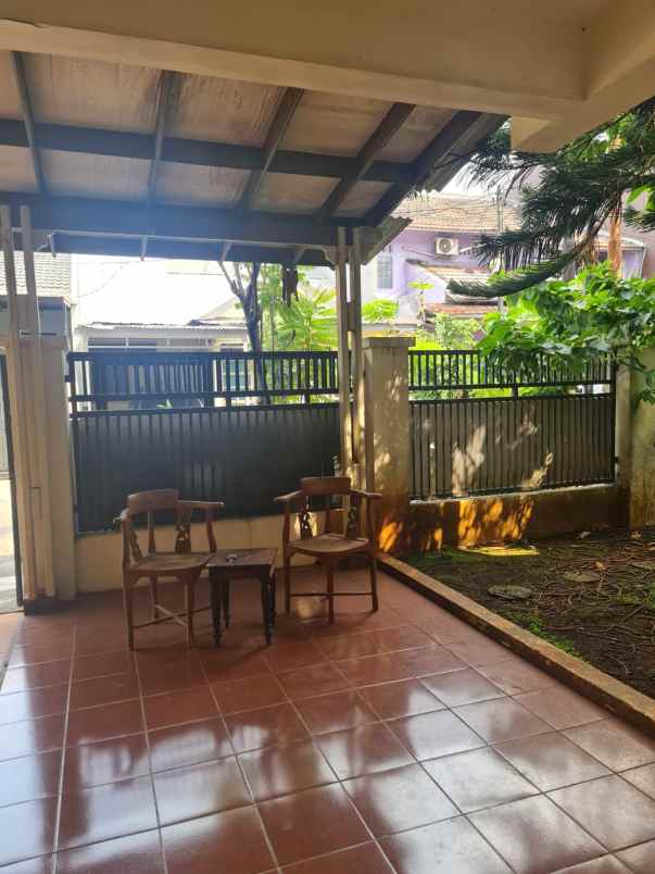 dijual cepat rumah bangunan lama di bintaro sektor 2