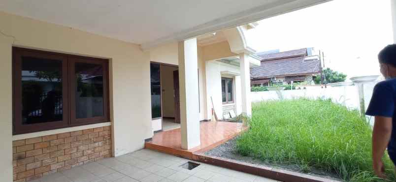 dijual cepat rumah cantik di baruk utara rungkut merr