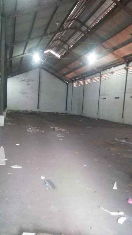 dijual gudang letak pinggir jalan di tangerang banten