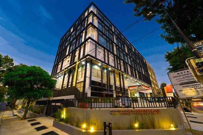 dijual hotel bintang 3 lokasi jakarta selatan