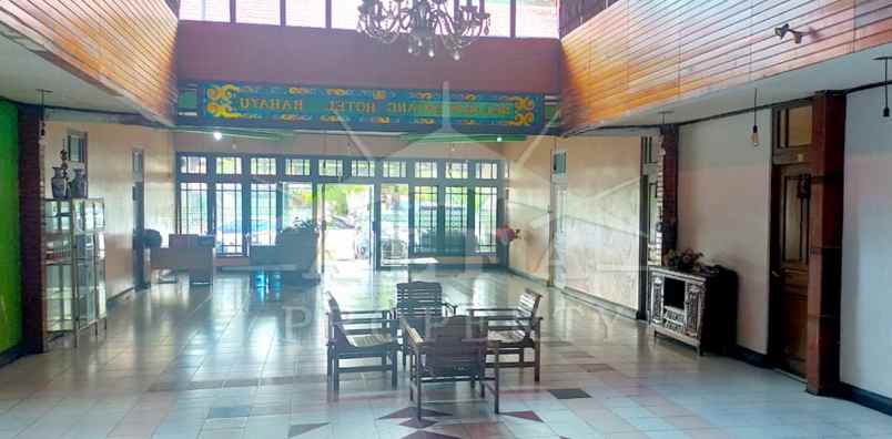 dijual hotel jalan merdeka