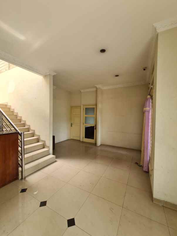 dijual hotel jl cikutra cibeunying