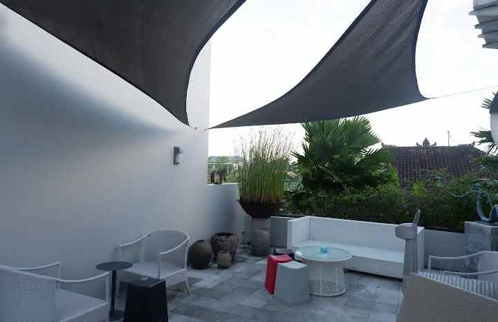 dijual hotel raya canggu