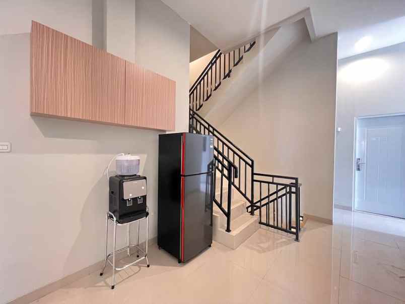 dijual kost jalan kh soleh ali