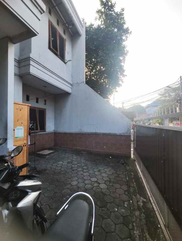 dijual kost tegal parang