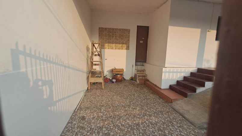 dijual kost wismasari