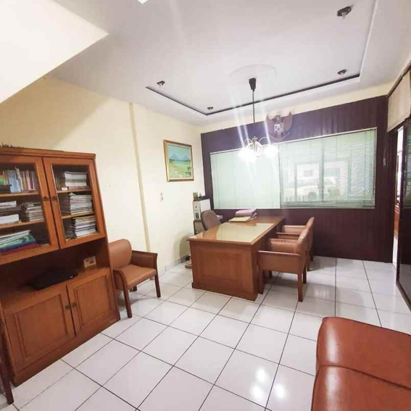 dijual ruko 2 lantai di jl mangkubumi 1 medan maimun