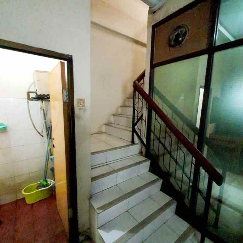 dijual ruko 2 lantai di jl mangkubumi 1 medan maimun