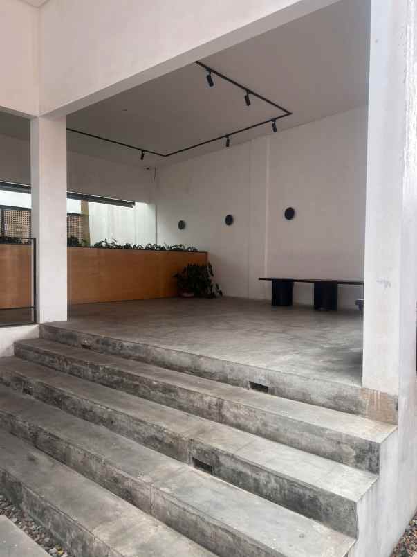 dijual ruko gudang kantor dekat jl damai jalan