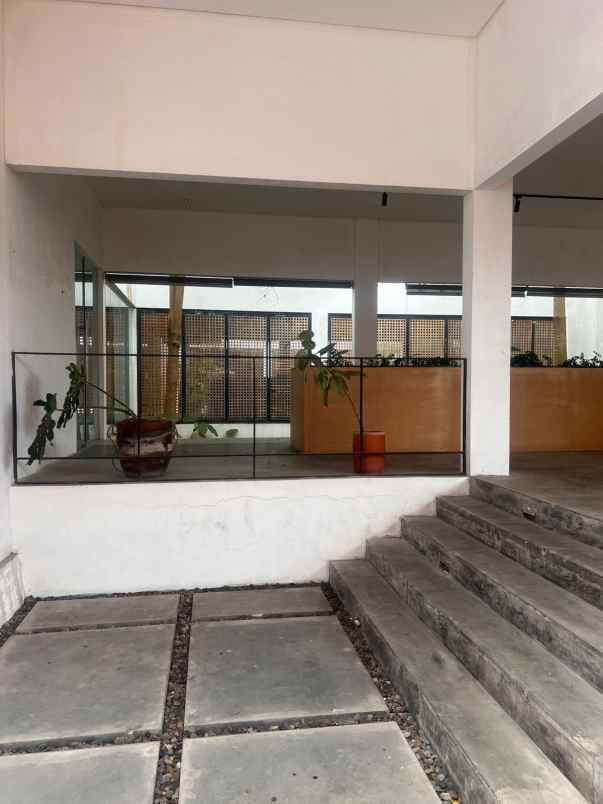 dijual ruko gudang kantor dekat jl damai jalan