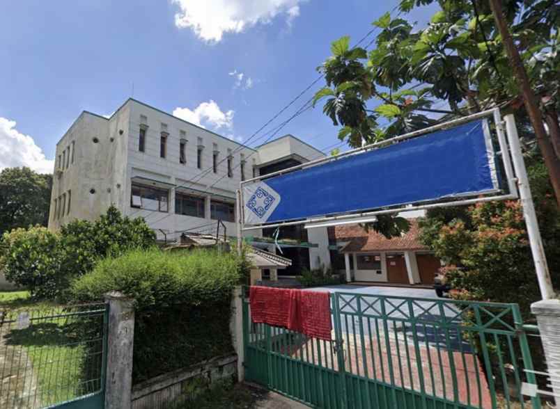 dijual ruko gudang kantor jl tubagus ismail sekeloa