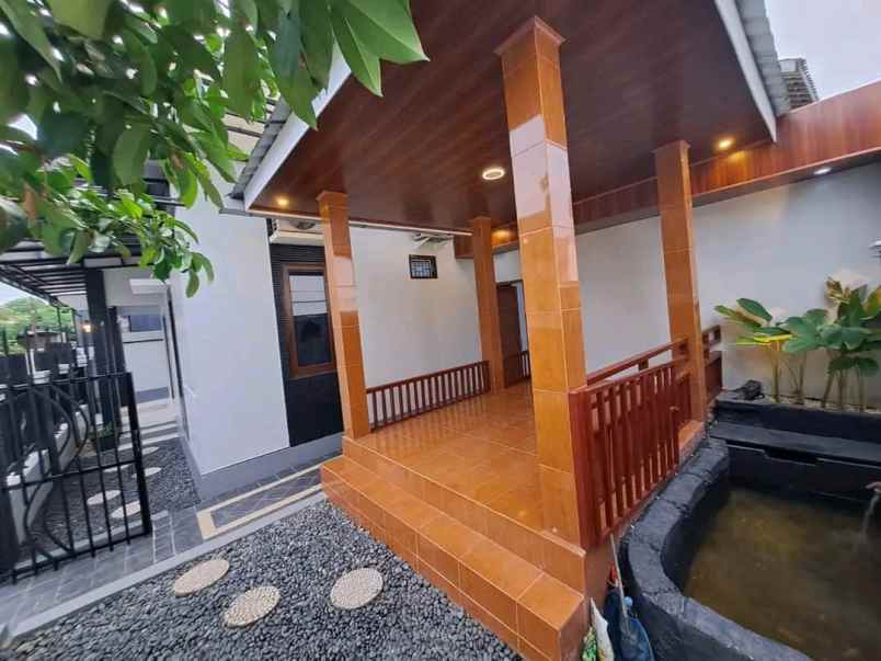 dijual rumah 1 km ke kampus upn