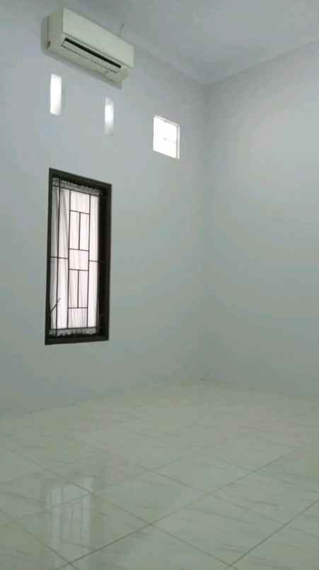 dijual rumah 1 km ke kampus upn