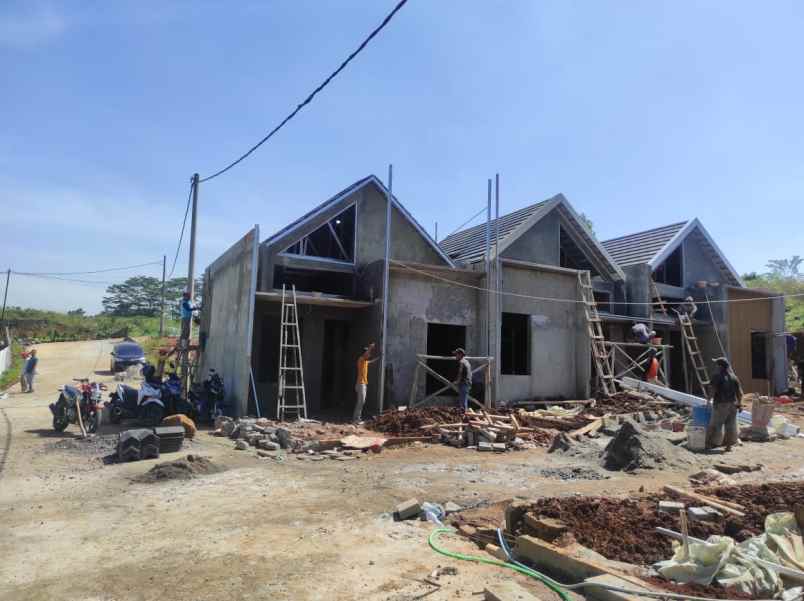 dijual rumah 2 lantai 300 jutaan di cipayung depok