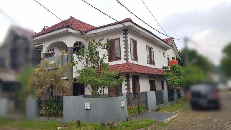 dijual rumah 2 lantai shm di villa bintaro tangerang