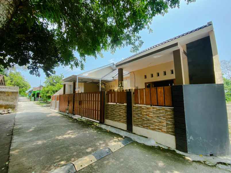 dijual rumah 7 menit ke pasar kalasan di tamanmartani