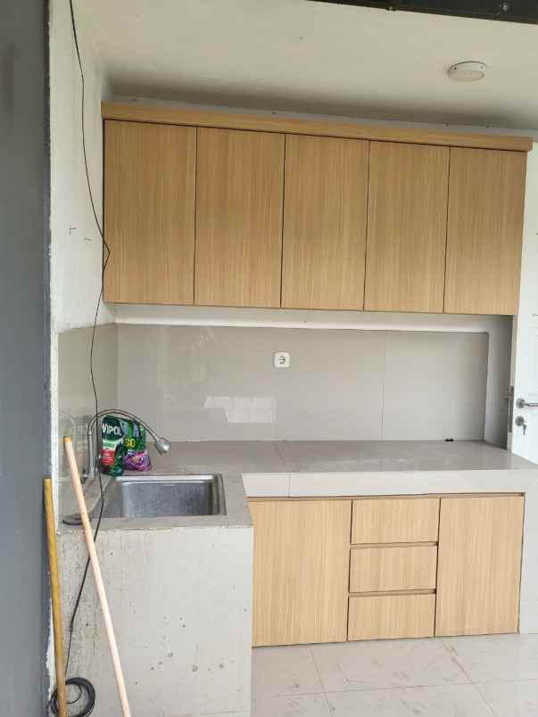 dijual rumah 89 jln kemang sari