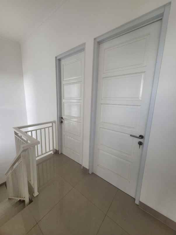 dijual rumah 89 jln kemang sari