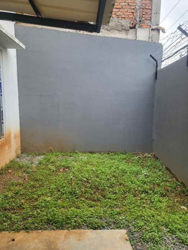 dijual rumah 89 jln kemang sari