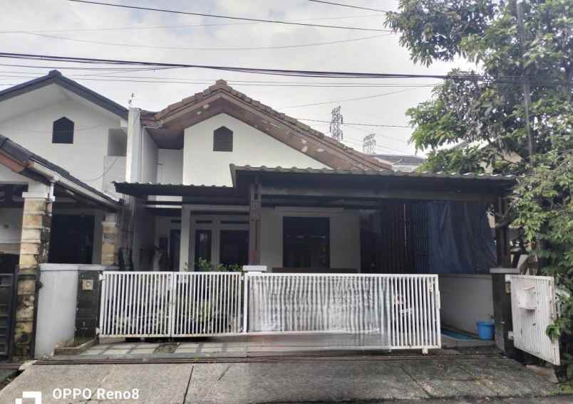 dijual rumah arcamanik endah