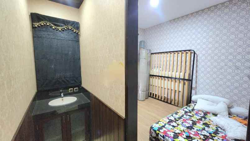 dijual rumah arcamanik endah