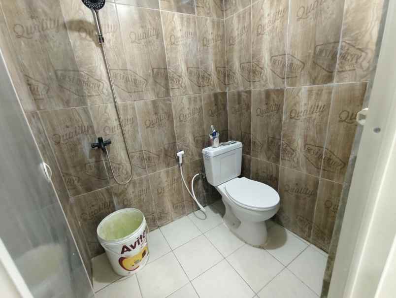 dijual rumah asemrowo