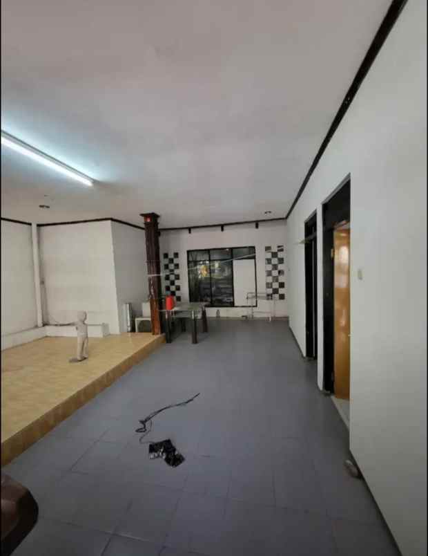 dijual rumah babatan pantai