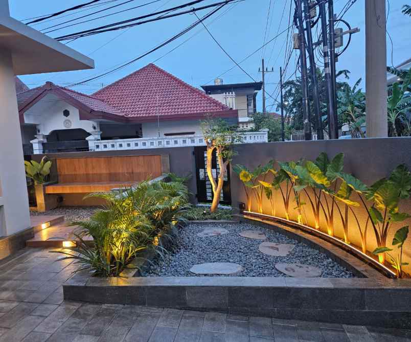 dijual rumah babatan pantai