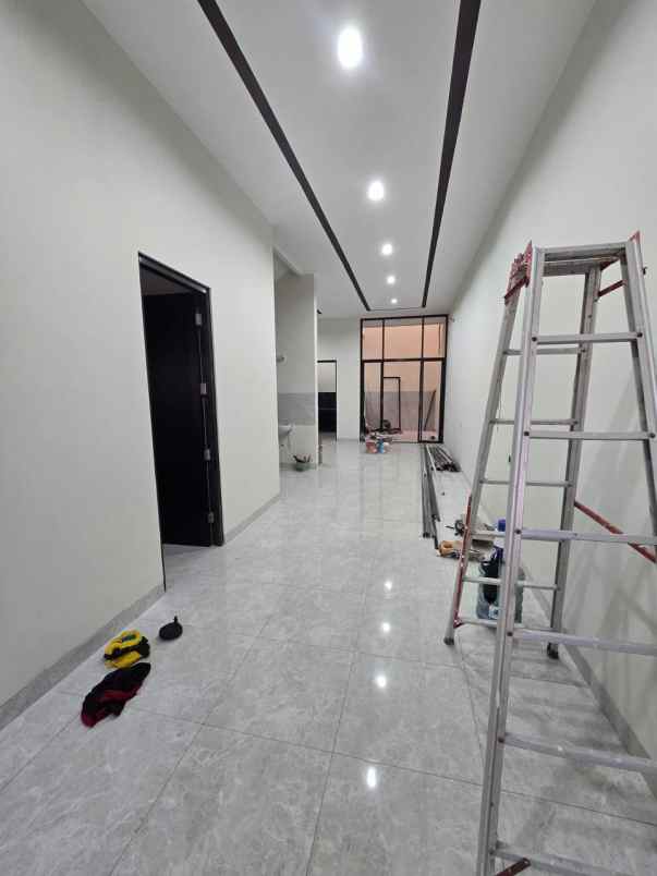 dijual rumah babatan pantai