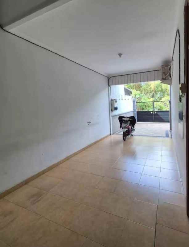dijual rumah babatan pratama wiyung