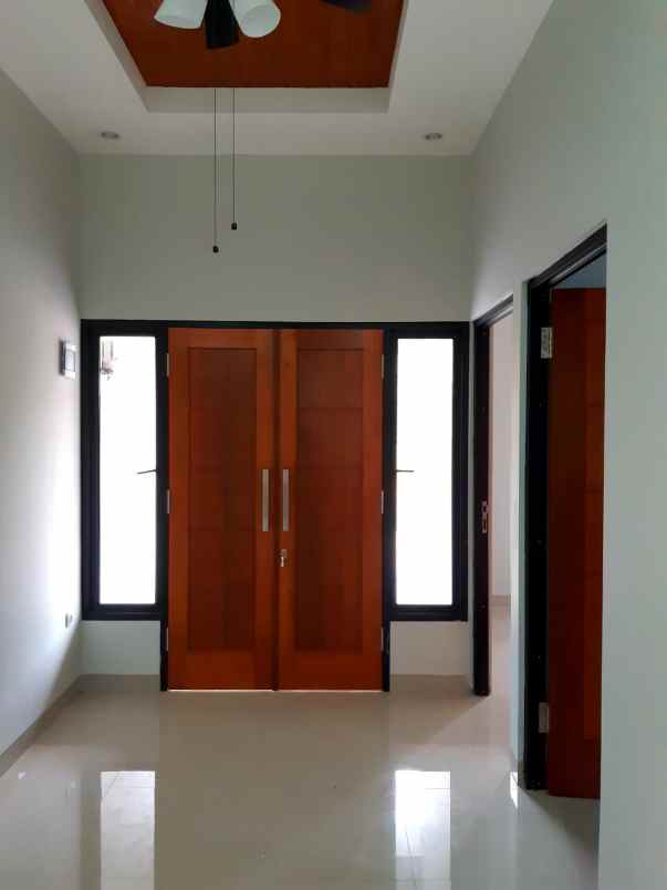 dijual rumah bambu apus