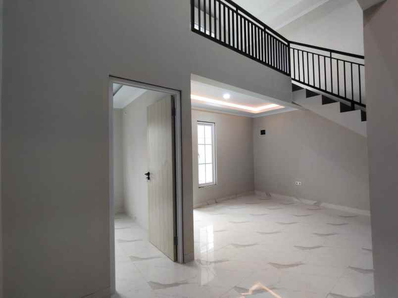 dijual rumah bambu apus pamulang