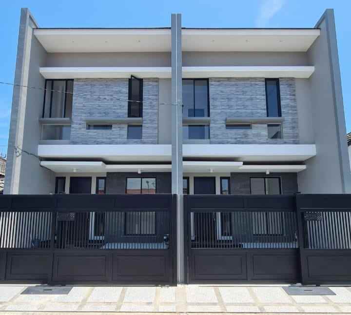 dijual rumah baru gress di perum klampis semolo timur