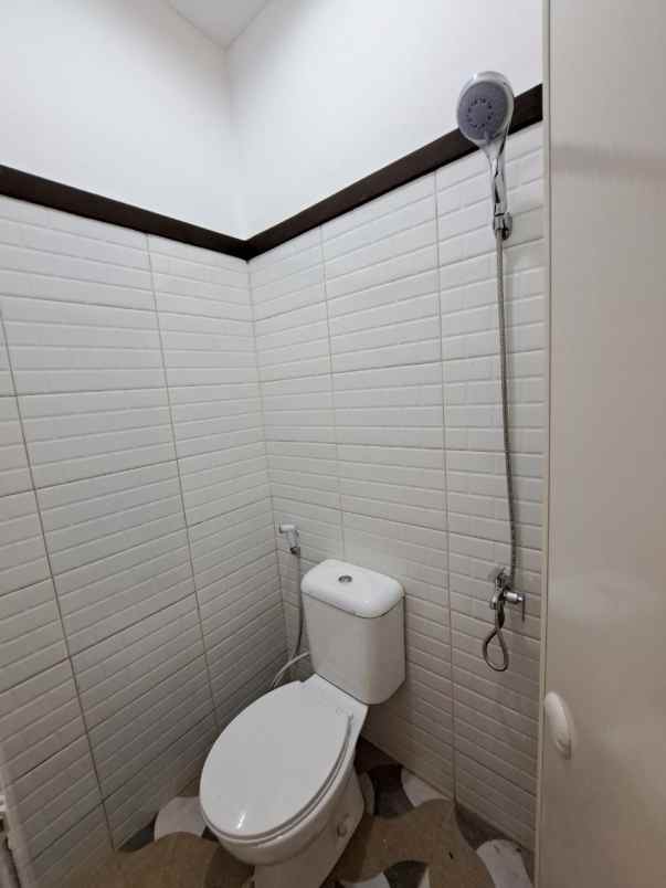 dijual rumah batu ampar condet jakarta