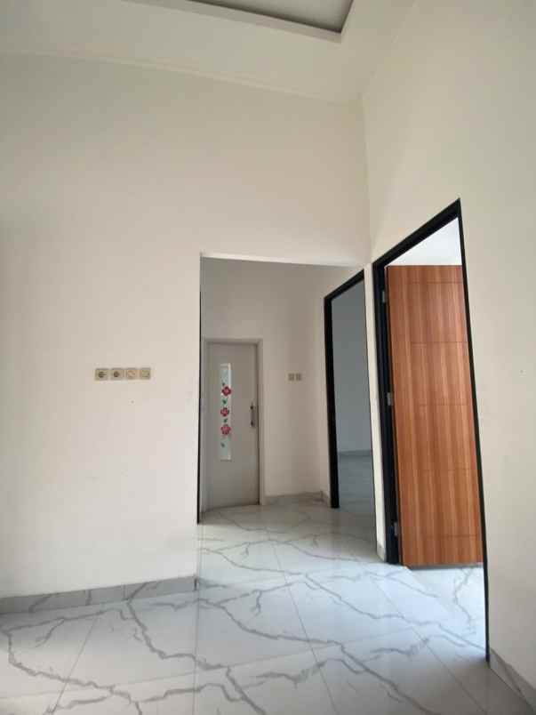 dijual rumah bedahan sawangan depok