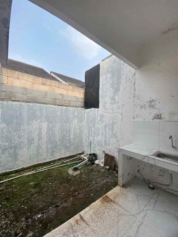 dijual rumah bedahan sawangan depok