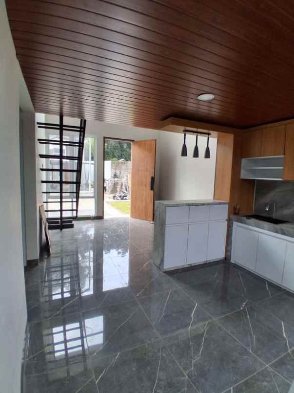 dijual rumah besi jangkang sukoharjo