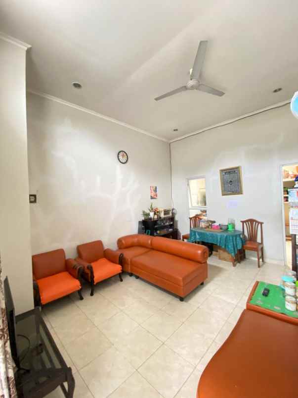 dijual rumah binong