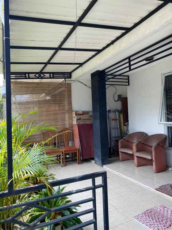 dijual rumah binong