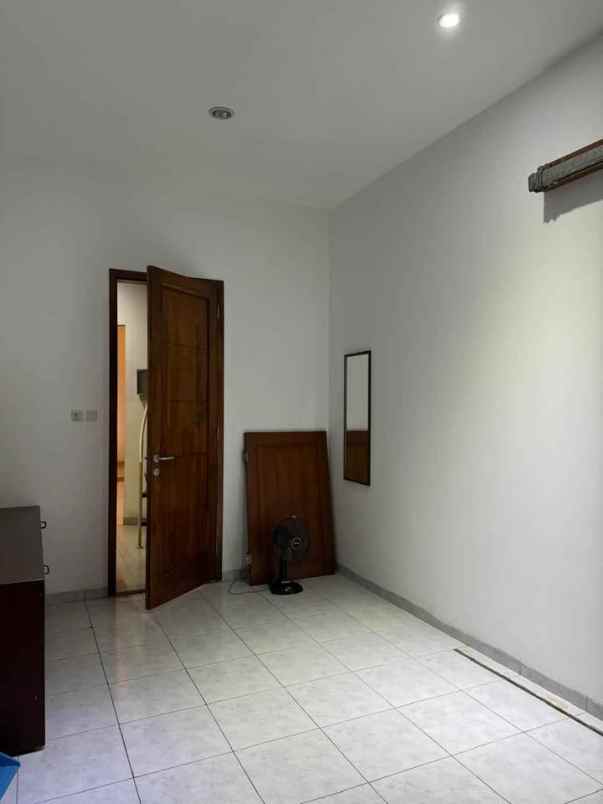 dijual rumah bintaro sektor 1