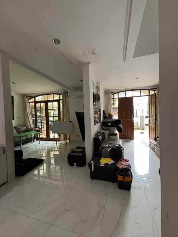 dijual rumah bintaro sektor 2