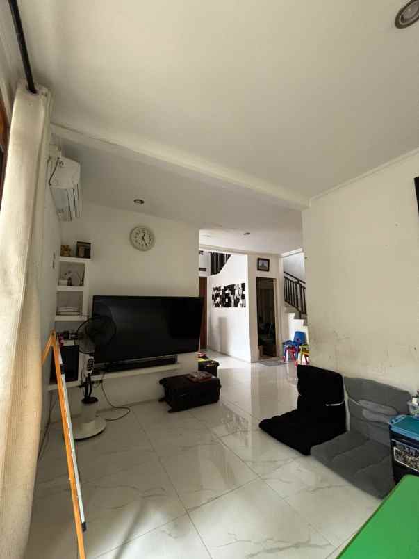 dijual rumah bintaro sektor 2