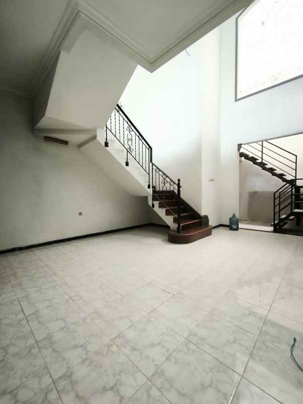 dijual rumah bumi marina emas