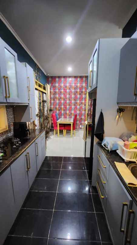 dijual rumah cantik di daerah pondok gede