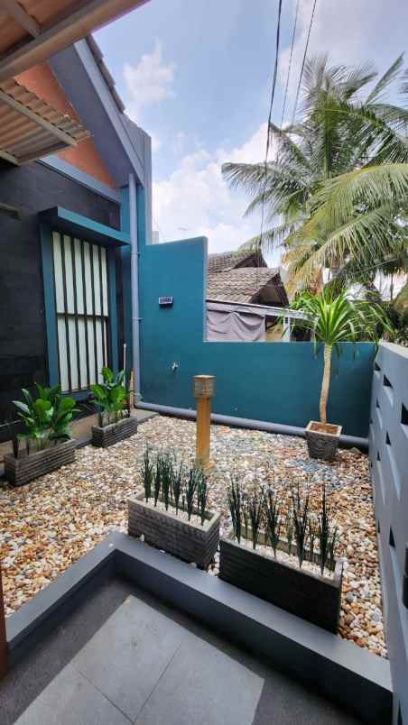 dijual rumah cantik di daerah pondok gede