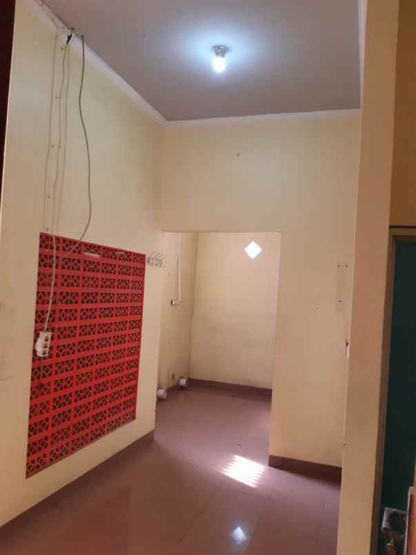 dijual rumah cempaka baru